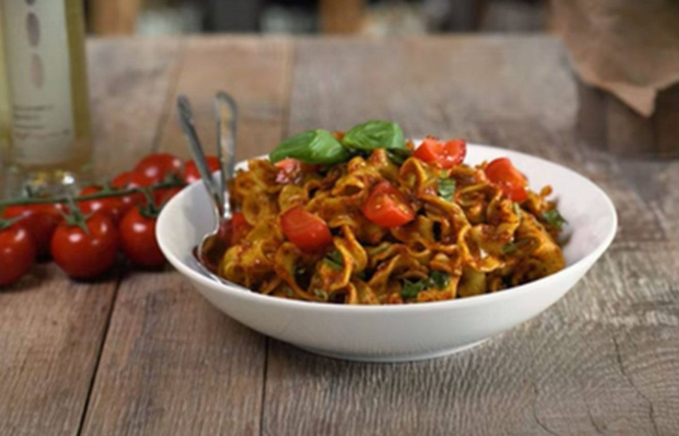 PIKANTER BRUSCHETTA NUDELSALAT